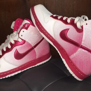 NIKE HIGH DUNK (GS) WOMAN SIZE 6!